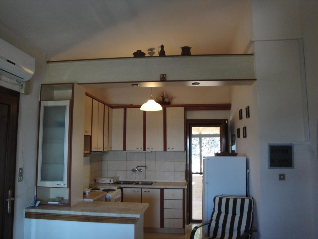 Paschos Rooms Sívota Habitación foto